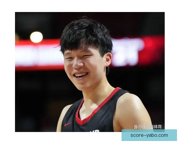 开拓者官方宣布召回杨瀚森晒全队合影告别赛季小杨缺席引发关注热